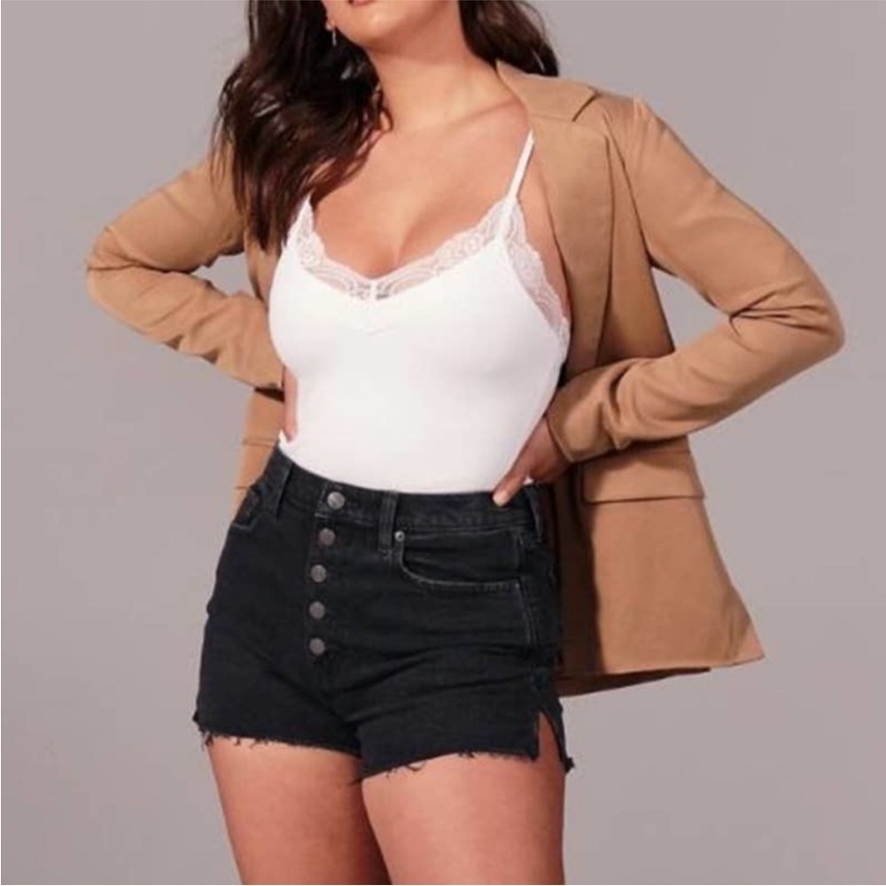 Abercrombie Curve Love High Rise Mom Short Black size 32 / 12 K29